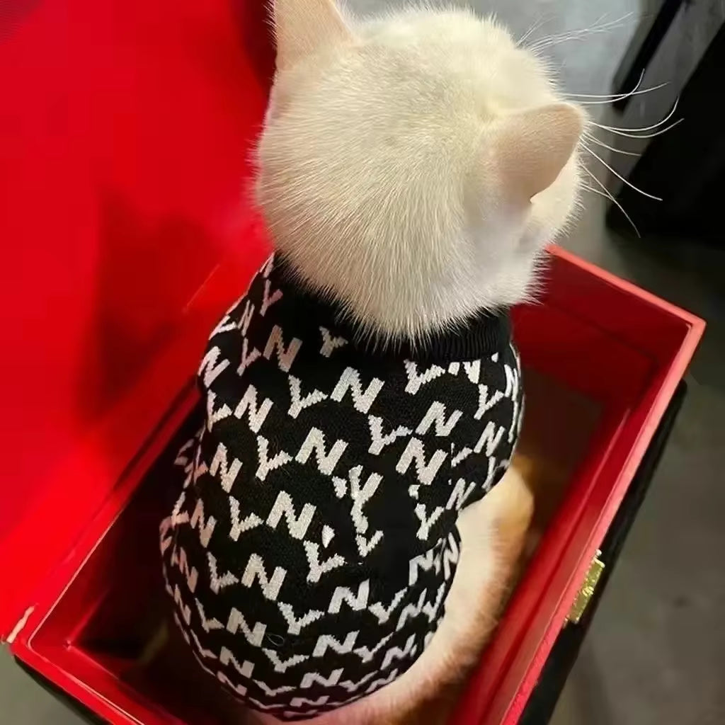 Pet Autumn and Winter Dog Clothing Small Puppy Spring and Autumn Clothing Teddy Bear Pommy Sweater