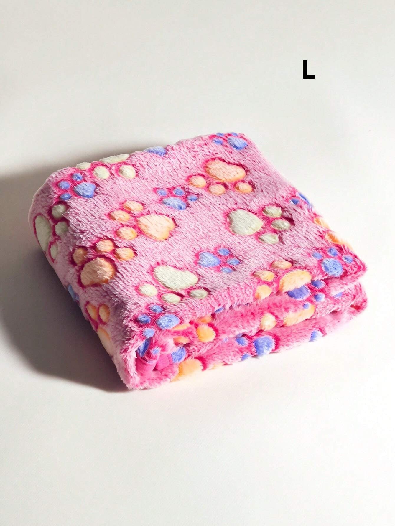 1Pc All Seasons Universal [Thin Style] Pet Paw Print Blanket Suitable for Medium & Small Cats & Dogs Sleeping Pad or Blanket, It Is Thin Though.