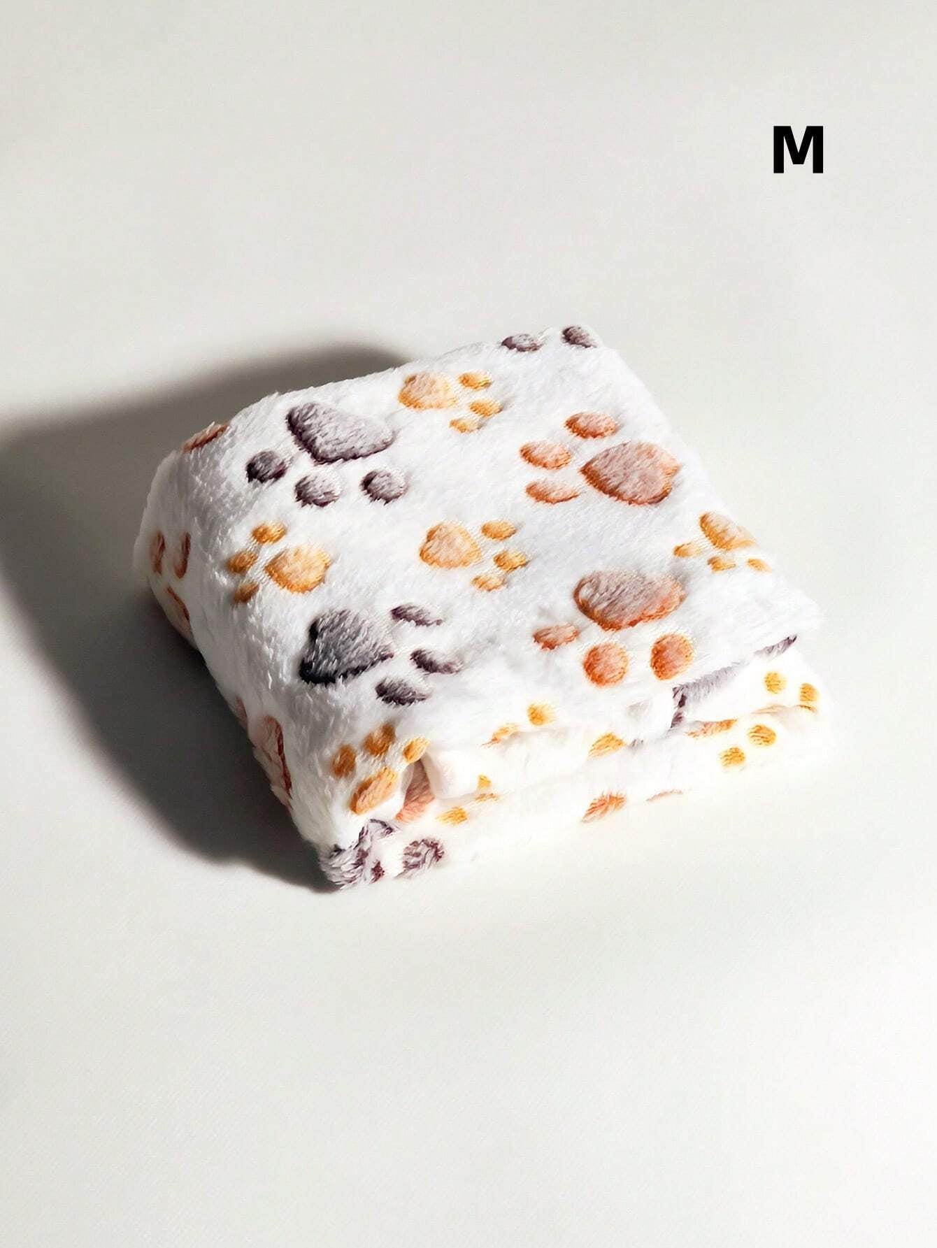 1Pc All Seasons Universal [Thin Style] Pet Paw Print Blanket Suitable for Medium & Small Cats & Dogs Sleeping Pad or Blanket, It Is Thin Though.